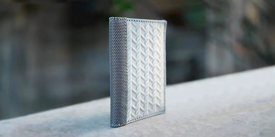 steel-mesh-wallet